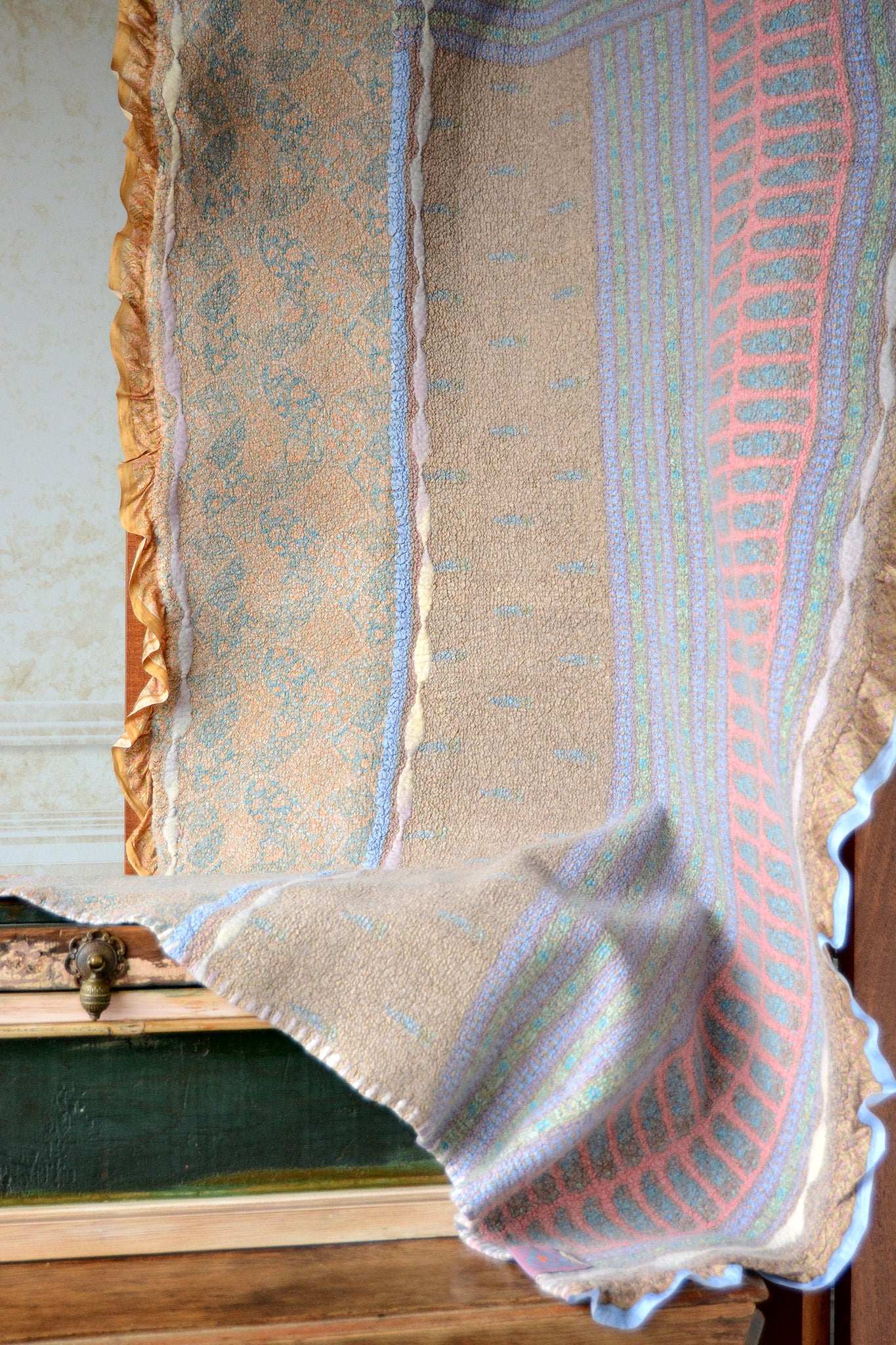 Delight: Throw