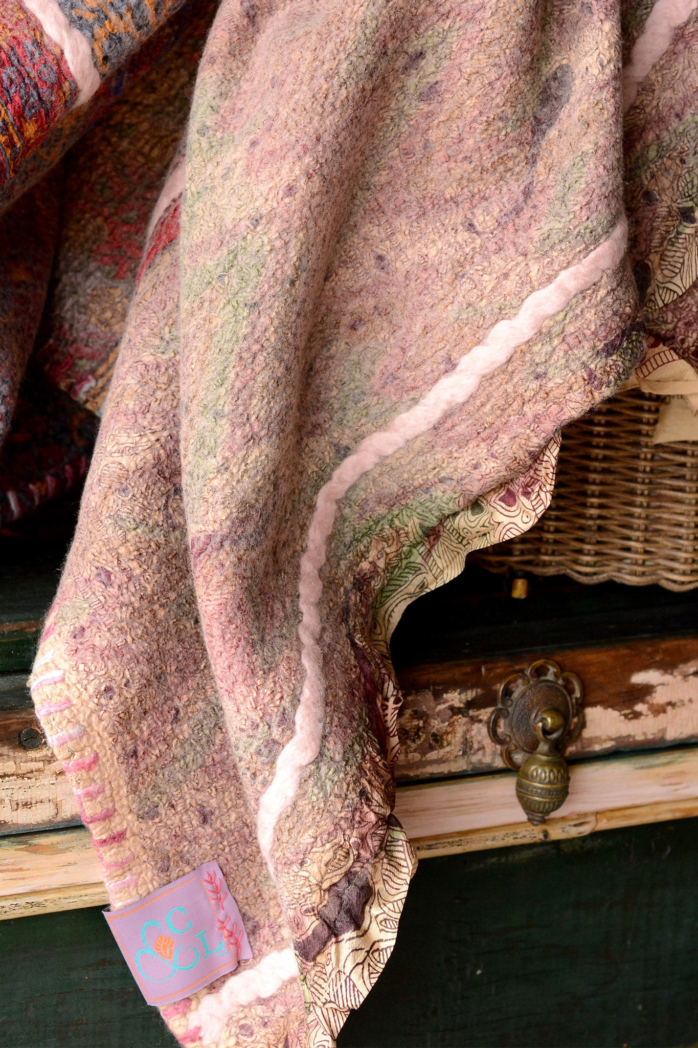 Allure: Throw
