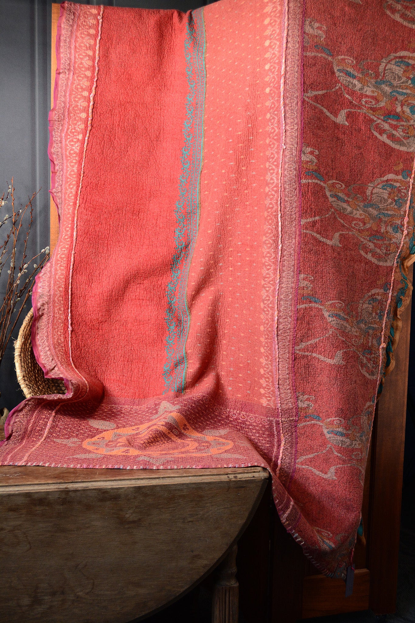 Queen of Hearts: Throw