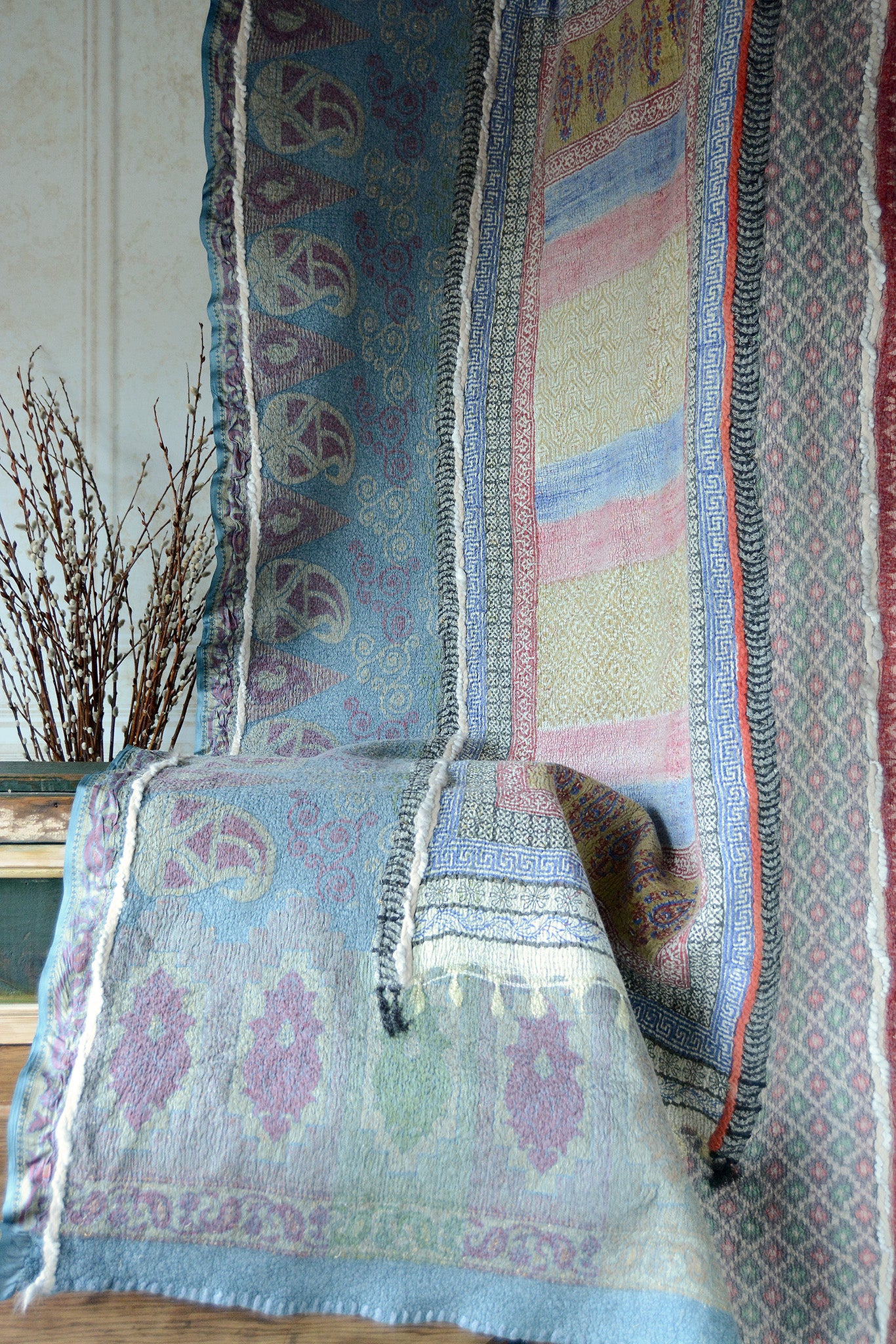 Lavish: Throw