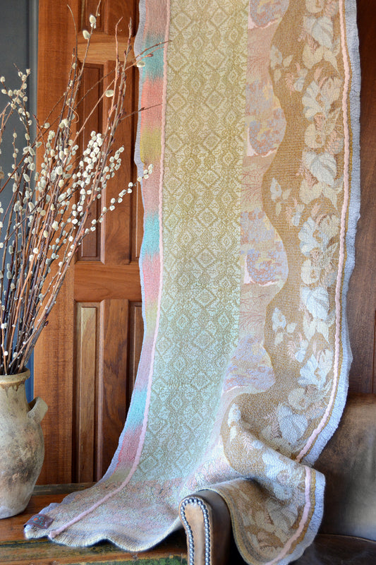 Cottage: Bed Runner